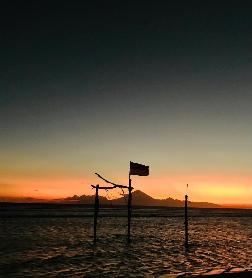 The Exile Sunset Bar & Bungalow Τζίλι Τραγουανγκάν Εξωτερικό φωτογραφία