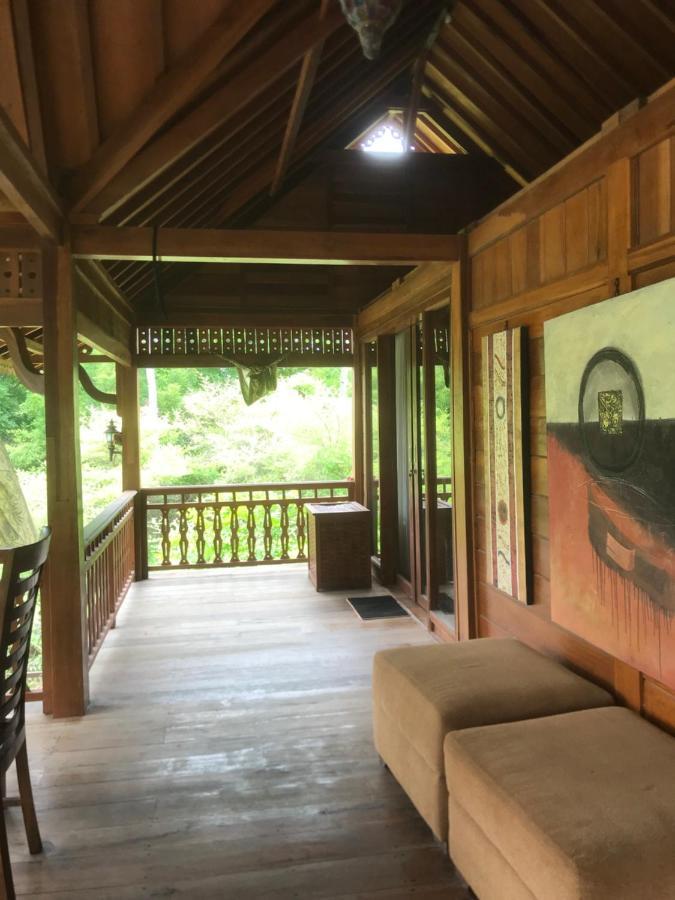 The Exile Sunset Bar & Bungalow Τζίλι Τραγουανγκάν Εξωτερικό φωτογραφία