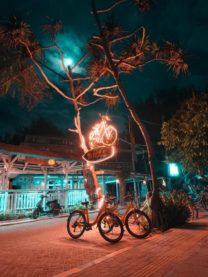 The Exile Sunset Bar & Bungalow Τζίλι Τραγουανγκάν Εξωτερικό φωτογραφία